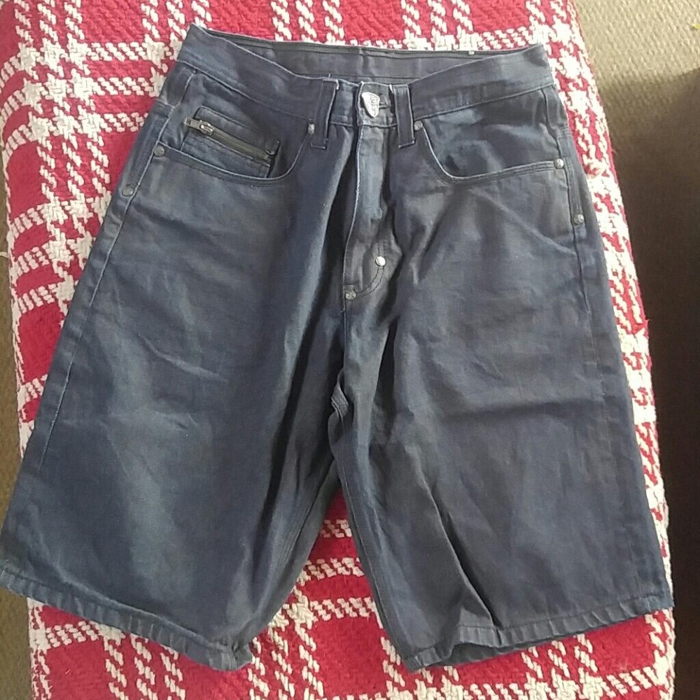 Shorts - Picture 2 of 3